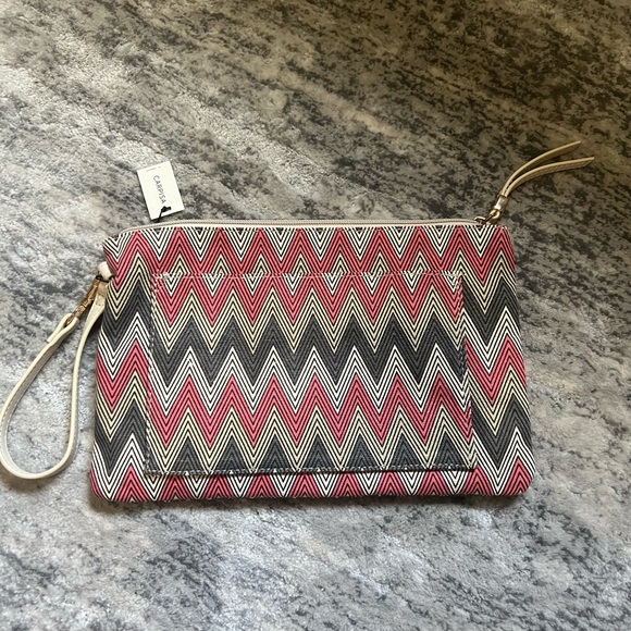 Wristlet with zigzag pattern - Picture 1 of 4